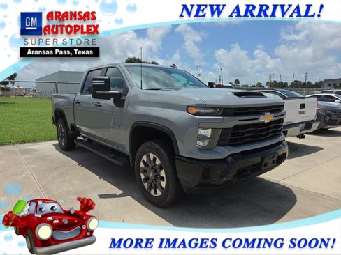 Used 2025 Chevrolet Silverado 2500 Custom w/ Custom Convenience Package AWD/4WD image 3