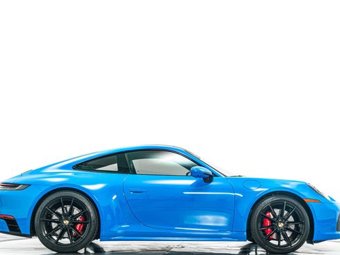 Used 2023 Porsche 911 Carrera 4S AWD/4WD image 2