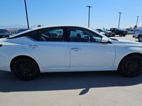 Used 2021 Nissan Altima 2.5 S FWD image 9