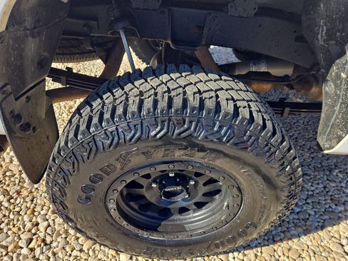 Used 2010 Toyota Tundra 4x4 Double Cab image 12