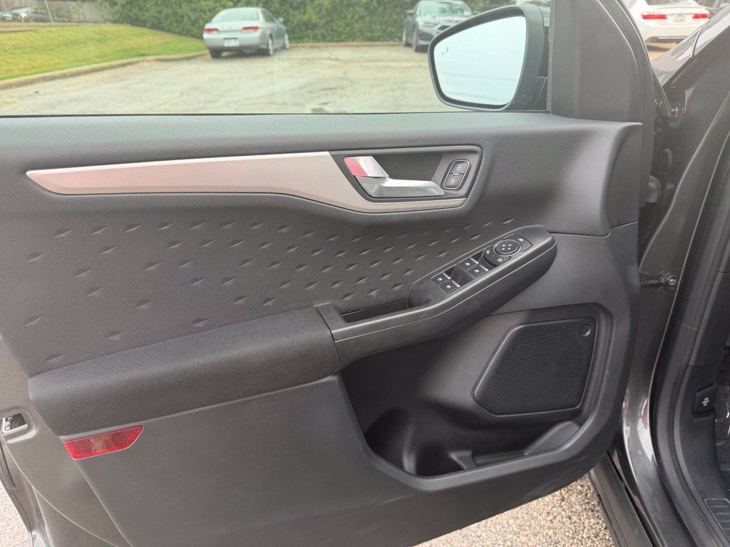 Used 2020 Ford Escape SE Sport FWD image 12