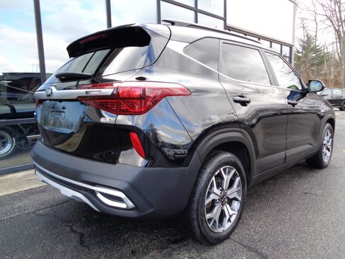 Used 2021 Kia Seltos EX image 4
