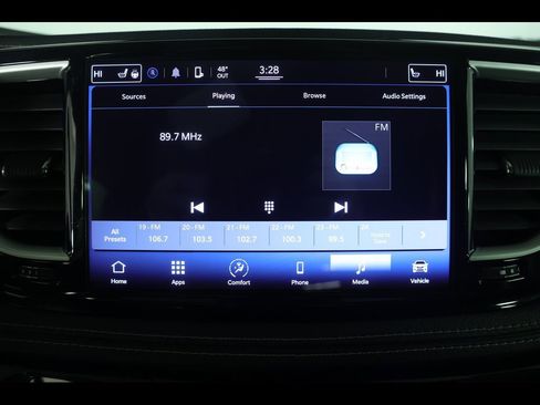 Used 2022 Chrysler Pacifica Touring-L image 26