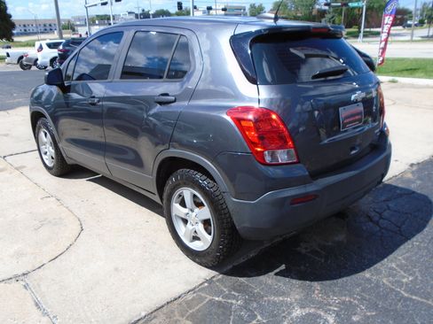Used 2016 Chevrolet Trax LS AWD/4WD image 4