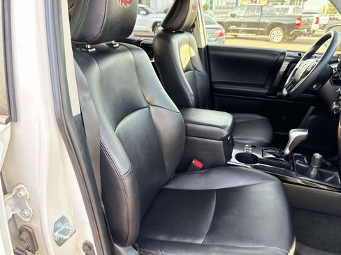 Used 2021 Toyota 4Runner TRD Off-Road Premium w/ Moonroof Package AWD/4WD image 18
