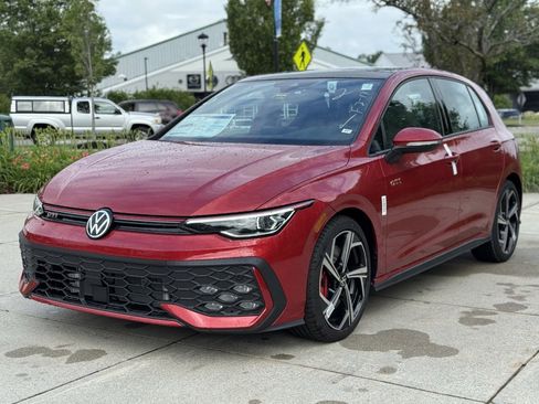 New 2025 Volkswagen GTI SE image 5