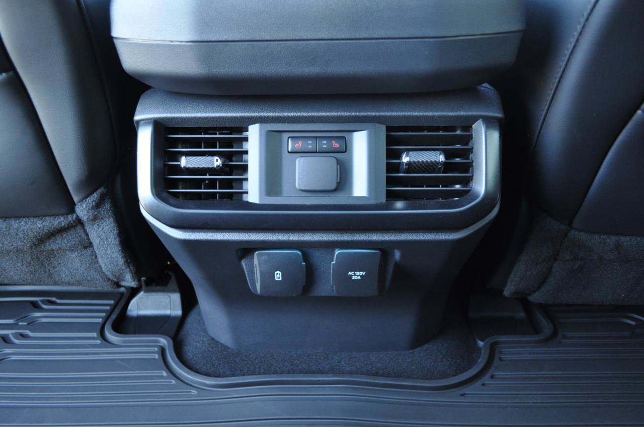 Used 2025 Ford F150 Raptor AWD/4WD image 21