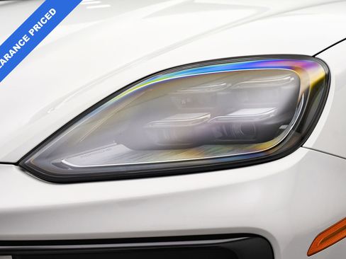 Used 2024 Porsche Cayenne Coupe image 27