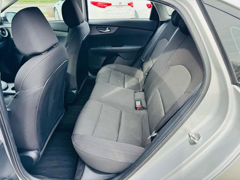 Used 2019 Kia Forte LXS FWD image 8