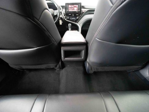 Used 2024 Toyota Camry SE image 22