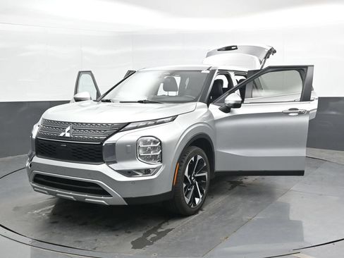 Used 2024 Mitsubishi Outlander SE AWD/4WD image 48