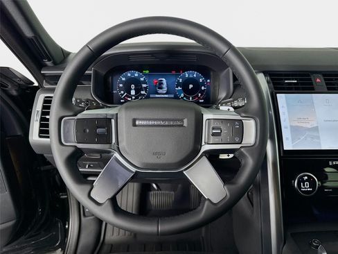 Used 2026 Land Rover Discovery S AWD/4WD image 12