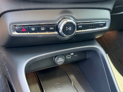 New 2026 Volvo XC40 B5 Plus w/ Climate Package AWD/4WD image 15