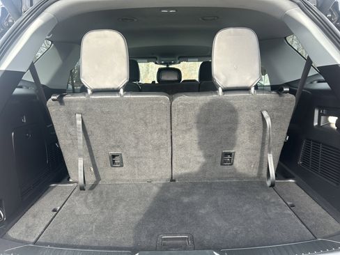 Certified 2022 Ford Explorer XLT w/ Equipment Group 202A image 10