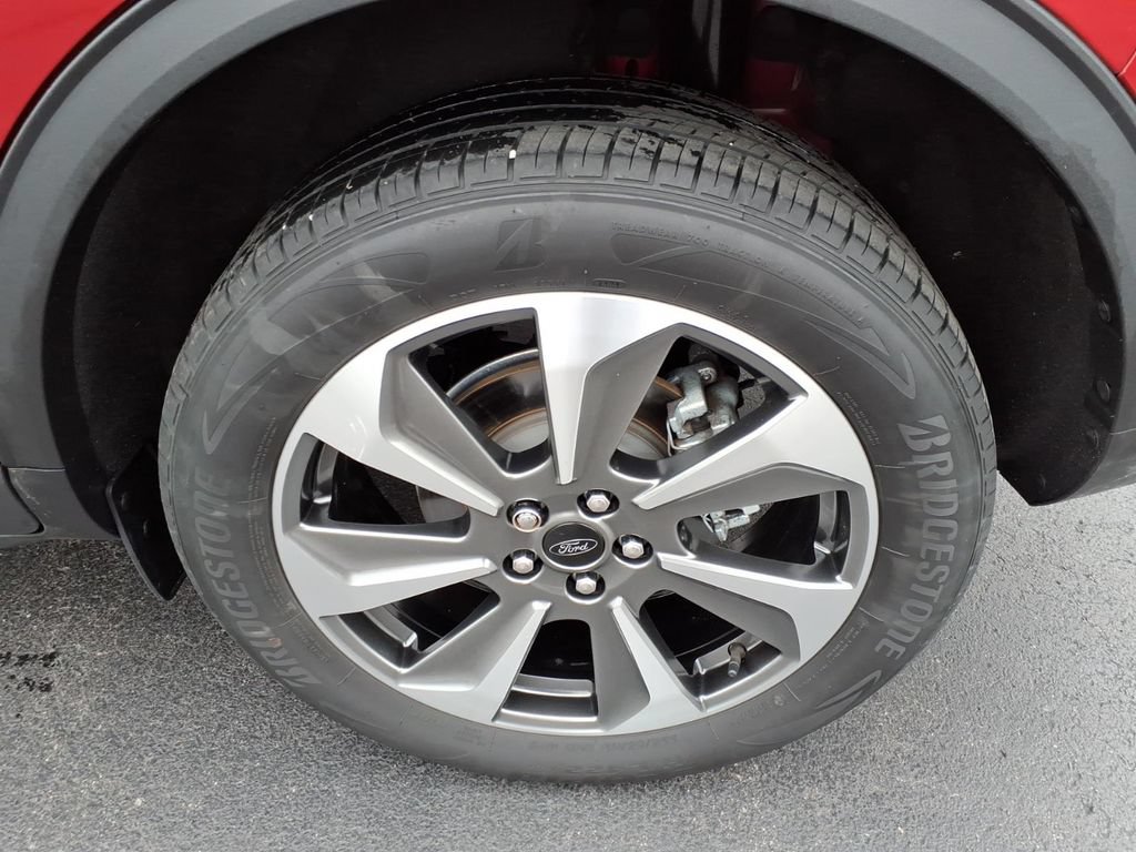 Used 2024 Ford Escape Platinum AWD/4WD image 7