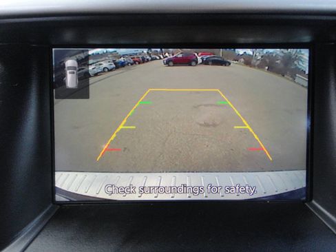 Used 2020 Nissan Pathfinder S image 9