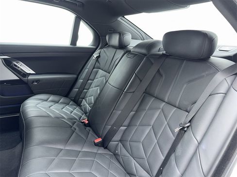 Used 2025 BMW 740i w/ Premium Package image 41