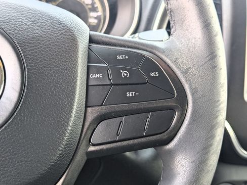 Used 2022 Jeep Cherokee Trailhawk w/ Premium Leather Package AWD/4WD image 22