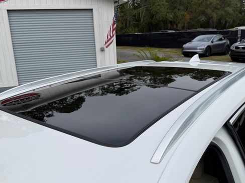 Used 2017 Cadillac XT5 Luxury w/ Driver Awareness Package image 15