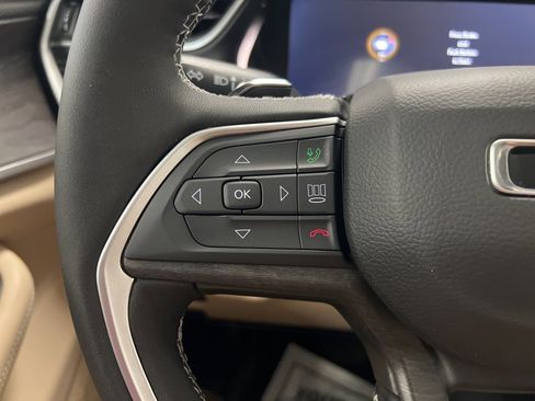 New 2025 Jeep Grand Cherokee Limited image 8