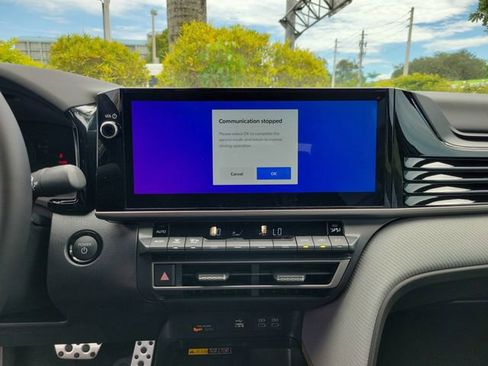 Used 2026 Toyota Camry SE w/ Multimedia Upgrade Package image 11