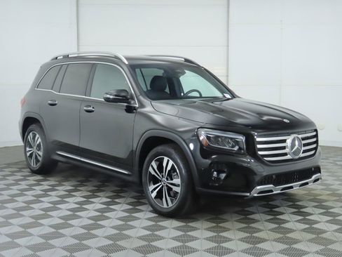 Certified 2025 Mercedes-Benz GLB 250 image 3