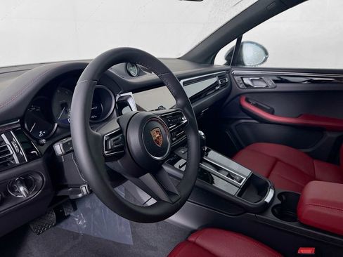 New 2026 Porsche Macan S image 4