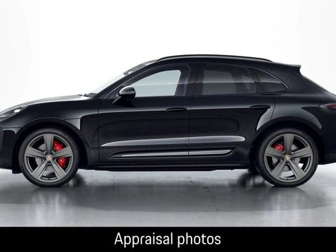 Certified 2023 Porsche Macan S AWD/4WD image 2