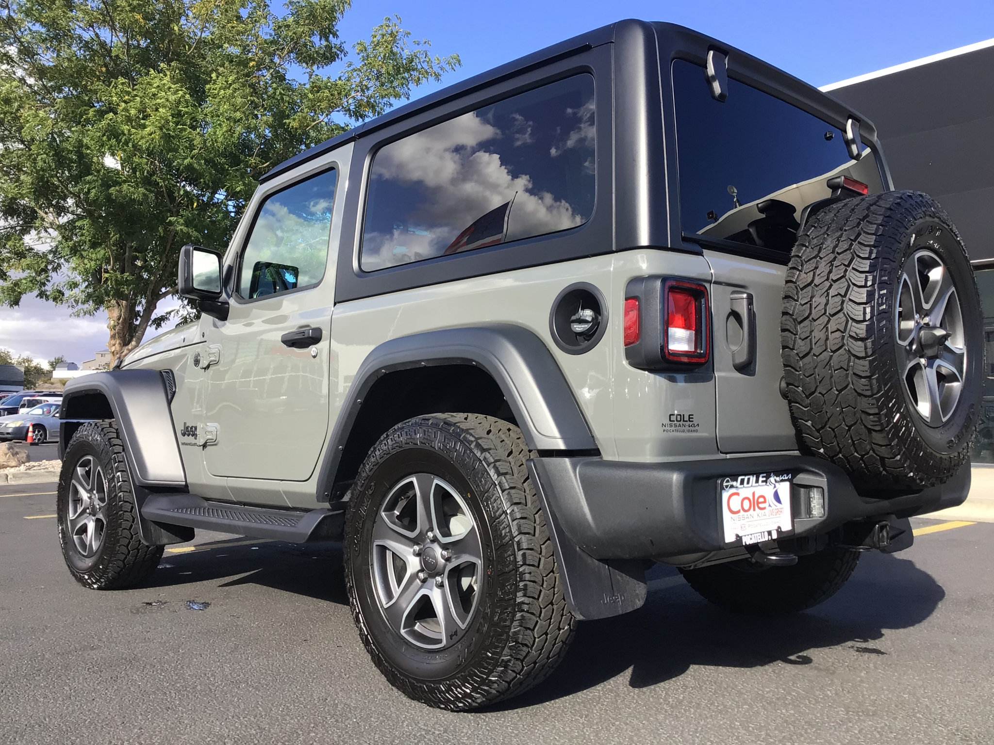 Used 2023 Jeep Wrangler Sport AWD/4WD image 3