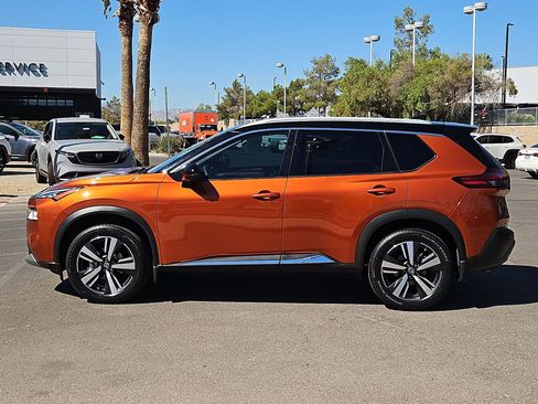 Used 2021 Nissan Rogue SL w/ Premium Package FWD image 2
