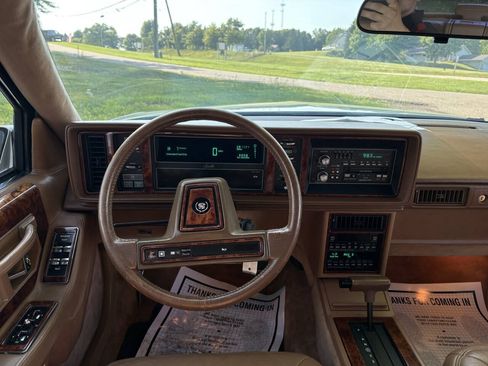 Used 1989 Cadillac Seville FWD image 21