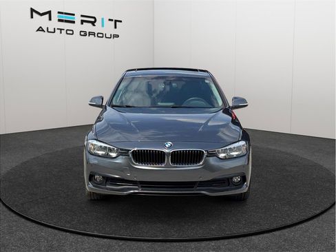 Used 2016 BMW 320i xDrive Sedan AWD/4WD image 3