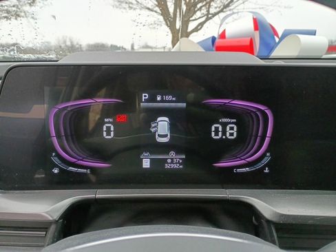 Used 2024 Kia Telluride S w/ S Sunroof Package image 25