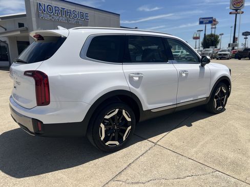 Used 2025 Kia Telluride S FWD image 5