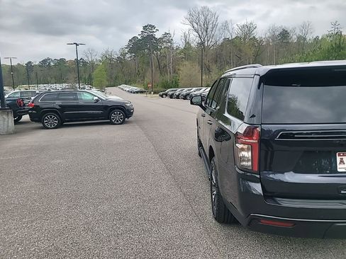 Used 2024 Chevrolet Tahoe Z71 w/ Luxury Package image 7