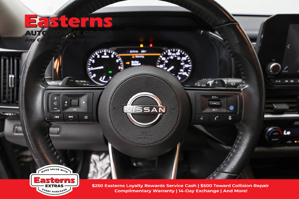 Used 2022 Nissan Pathfinder SV AWD/4WD image 11