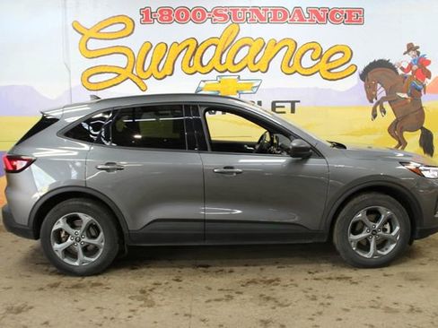 Used 2025 Ford Escape ST-Line AWD/4WD image 1