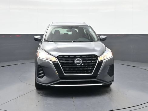 Used 2023 Nissan Kicks SV FWD image 2