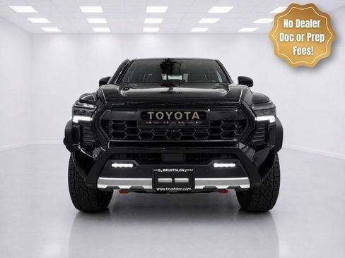 Used 2025 Toyota Tacoma 4x4 Double Cab Hybrid image 1