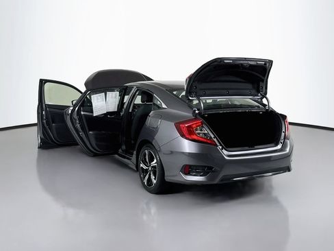 Used 2018 Honda Civic Touring image 23