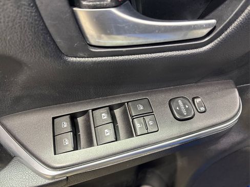 Used 2017 Toyota Camry SE image 29