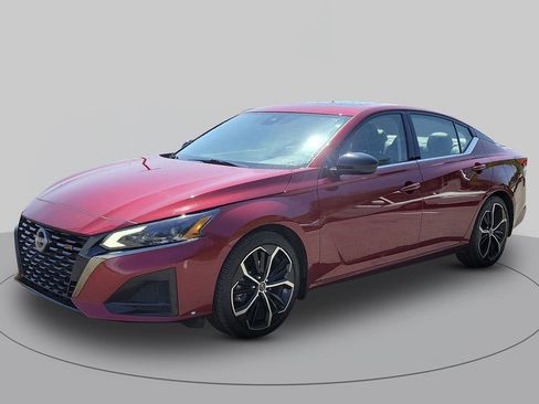 Used 2023 Nissan Altima 2.5 SR w/ SR Premium Package FWD image 7