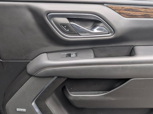 Used 2021 Chevrolet Suburban Premier w/ Premium Package 2 RWD image 25
