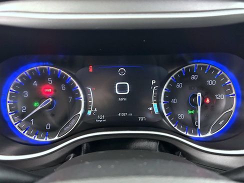 Certified 2022 Chrysler Pacifica Touring-L FWD image 14