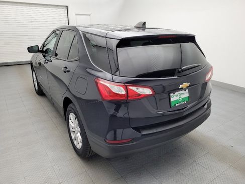 Used 2021 Chevrolet Equinox LS w/ LS Convenience Package FWD image 5