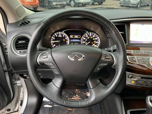 Used 2017 INFINITI QX60 FWD w/ Deluxe Technology Package image 15