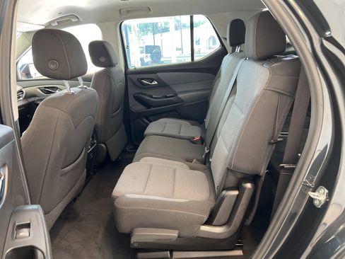 Used 2021 Chevrolet Traverse LT image 33
