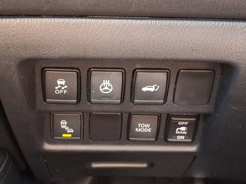 Used 2018 Nissan Pathfinder Platinum AWD/4WD image 29