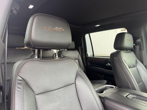 Used 2022 Chevrolet Suburban High Country AWD/4WD image 21