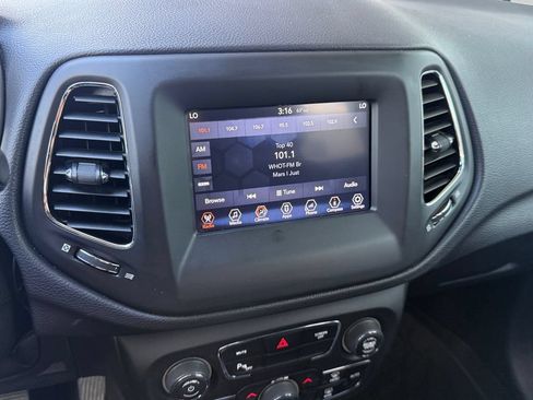 Used 2017 Jeep Compass Latitude w/ Popular Equipment Group AWD/4WD image 20